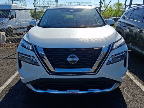 Certified 2023 Nissan Rogue Platinum w/ Platinum Premium Package AWD/4WD image 2