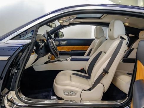 Used 2017 Rolls-Royce Wraith RWD image 5