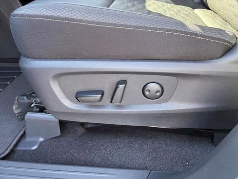 New 2026 Nissan Pathfinder SV image 17