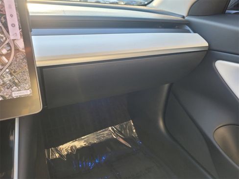 Used 2018 Tesla Model 3 Long Range image 25