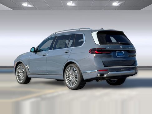 New 2026 BMW X7 xDrive40i w/ Executive Package image 3