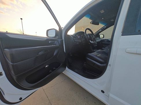 Used 2019 Dodge Grand Caravan GT FWD image 9