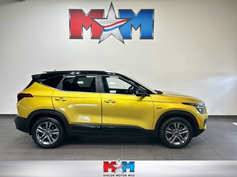 Used 2021 Kia Seltos S AWD/4WD image 1