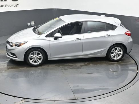 Used 2017 Chevrolet Cruze LT w/ Convenience Package FWD image 57
