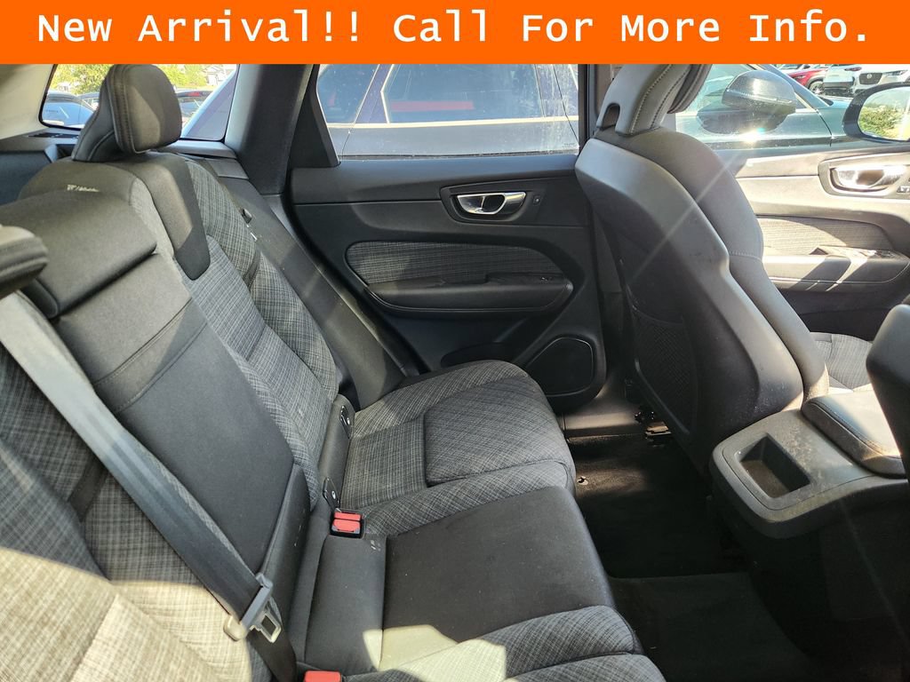 Used 2024 Volvo XC60 B5 Core w/ Protection Package Premier AWD/4WD image 11