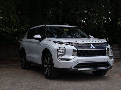 New 2025 Mitsubishi Outlander SE