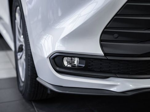 New 2026 Toyota Sienna XLE image 14