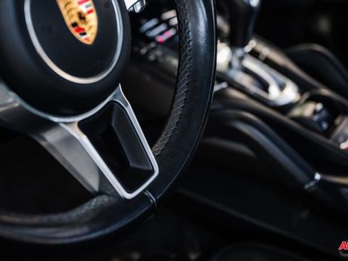 Used 2018 Porsche Cayenne Platinum Edition image 58