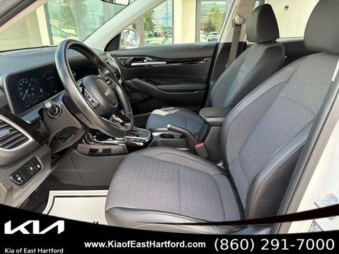Used 2024 Kia Seltos S AWD/4WD image 28