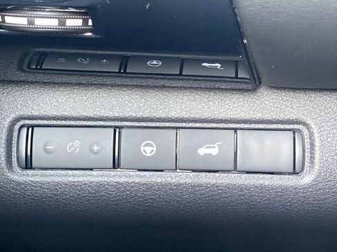 New 2025 Nissan Pathfinder SV w/ Black Appearance Package image 15