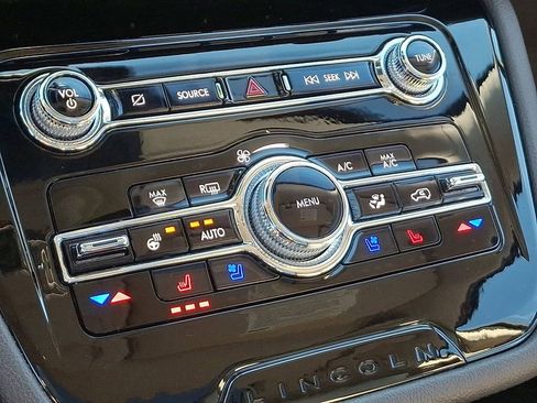 Used 2022 Lincoln Corsair Reserve w/ Equipment Group 201A image 17