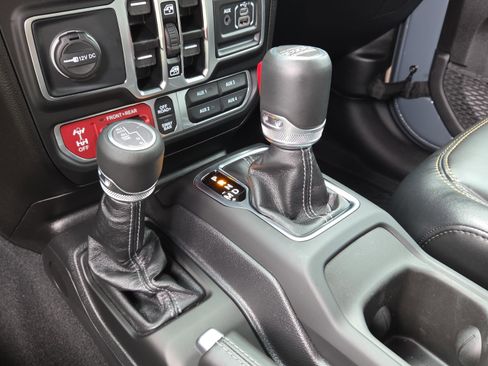 Used 2025 Jeep Wrangler Unlimited Rubicon 392 image 24