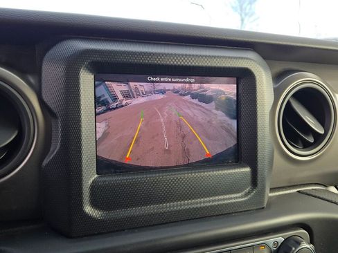 Used 2022 Jeep Wrangler Unlimited Sport image 29