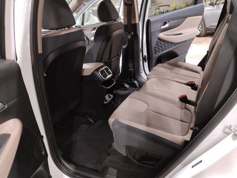 Used 2020 Hyundai Santa Fe SE image 16