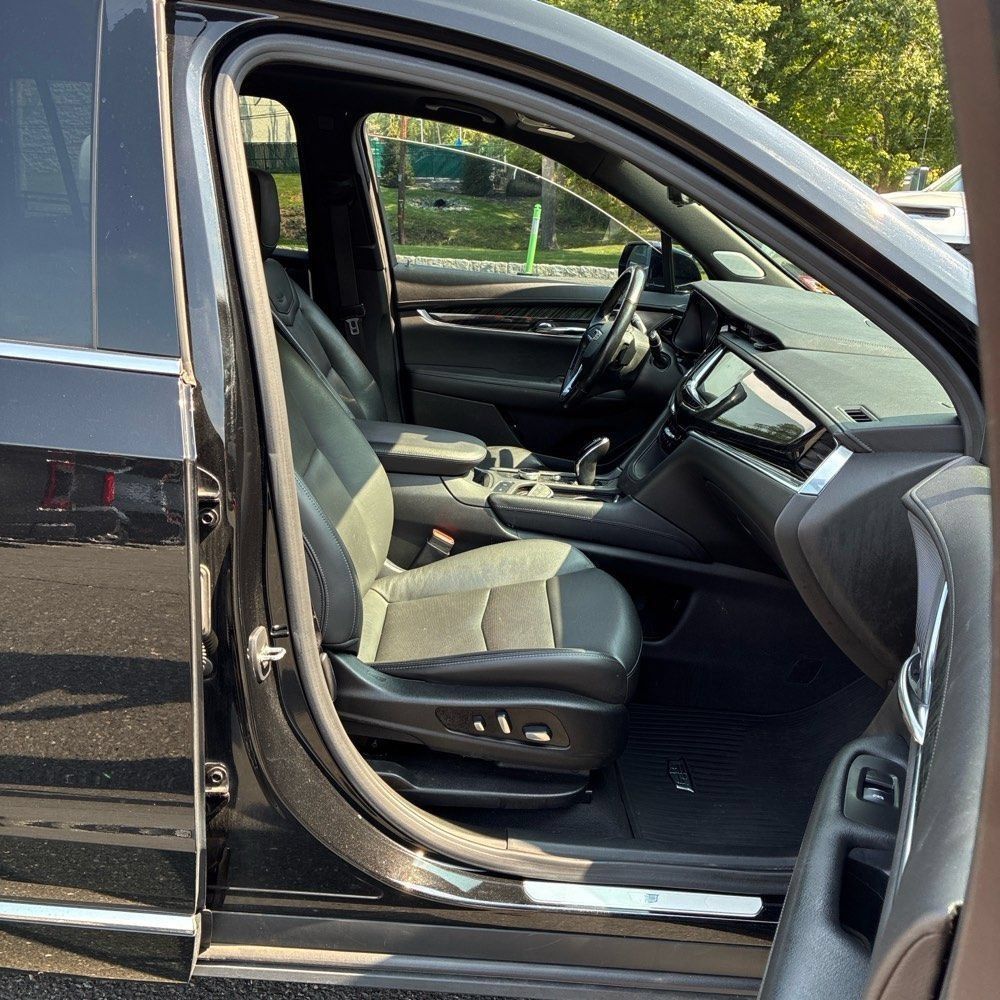 Used 2020 Cadillac XT6 Premium Luxury AWD/4WD image 6