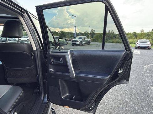 Used 2024 Toyota 4Runner SR5 Premium w/ Moonroof Package AWD/4WD image 19