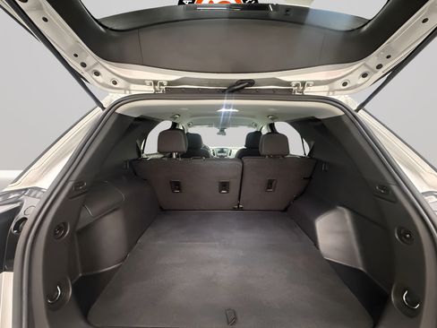 Used 2022 Chevrolet Equinox LS w/ LS Convenience Package FWD image 25