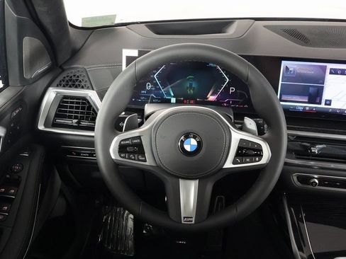 New 2027 BMW X7 xDrive40i w/ M Sport Package AWD/4WD image 3