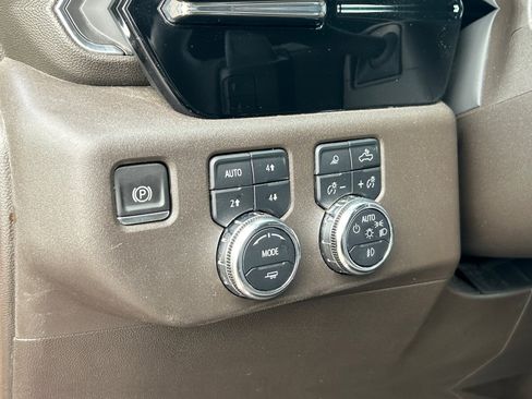 Used 2024 GMC Sierra 1500 SLT image 27