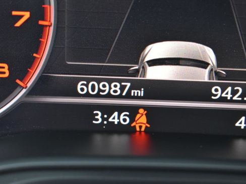 Used 2018 Audi Q5 2.0T Premium Plus w/ Premium Plus Package image 18