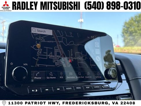 Used 2023 Nissan Pathfinder SL AWD/4WD image 8