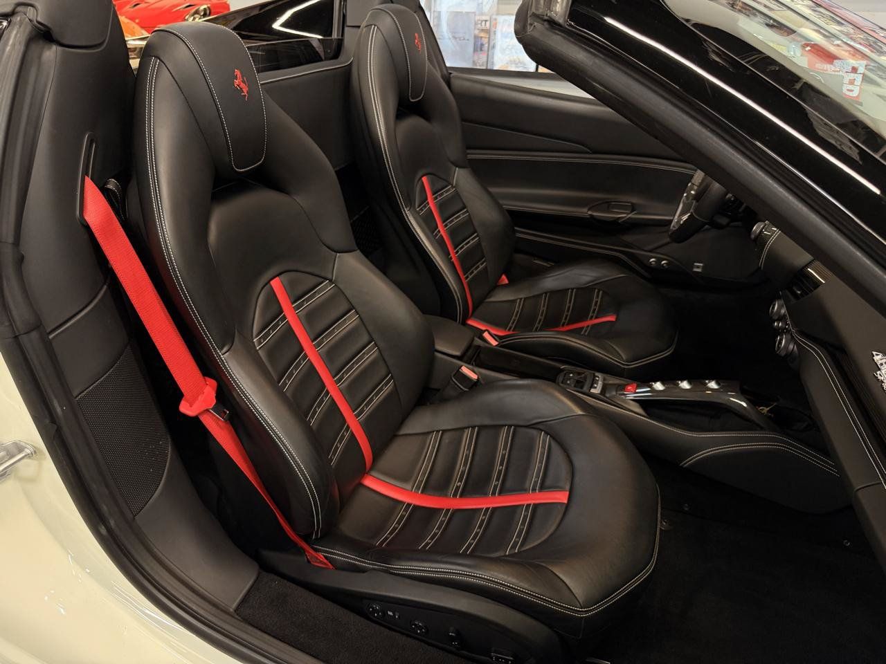 Used 2018 Ferrari 488 Spider RWD image 22