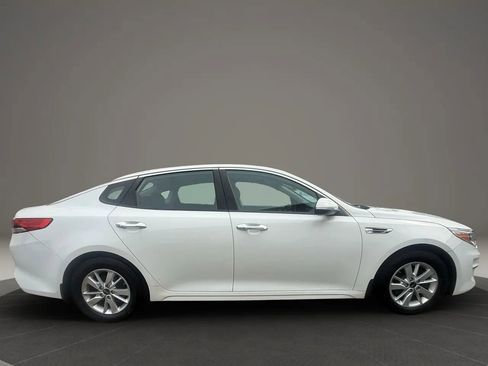 Used 2018 Kia Optima LX image 4