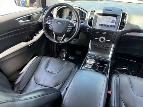 Used 2019 Ford Edge Titanium w/ Equipment Group 301A FWD image 12