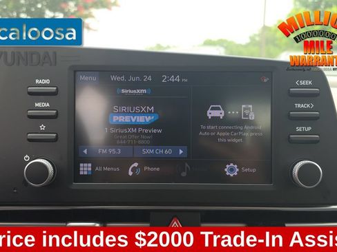 Used 2022 Hyundai Elantra SEL FWD image 19