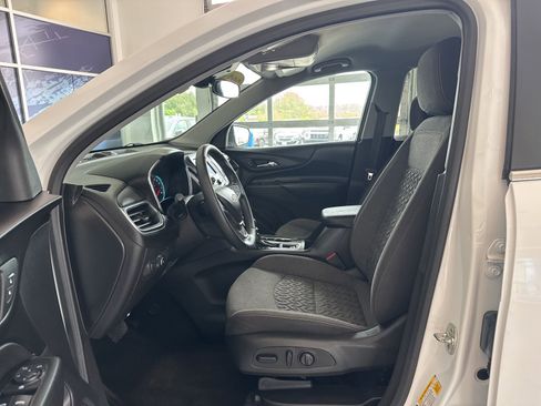 Used 2024 Chevrolet Equinox LT image 18