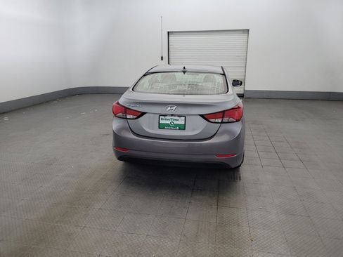 Used 2016 Hyundai Elantra SE w/ Option Group 02 FWD image 7
