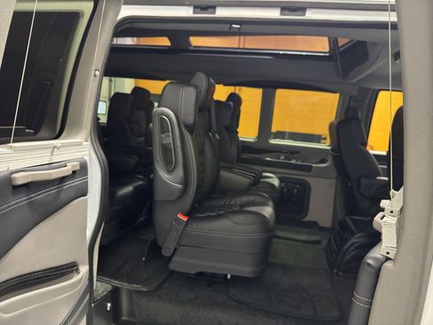 New 2025 GMC Savana 2500 Extended w/ Driver Convenience Package image 22