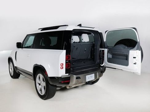 Used 2025 Land Rover Defender 90 X-Dynamic SE AWD/4WD image 29