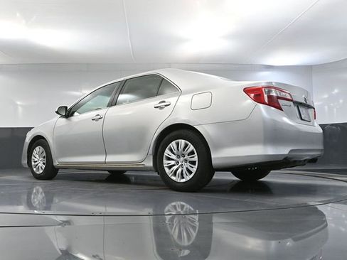 Used 2012 Toyota Camry LE image 44