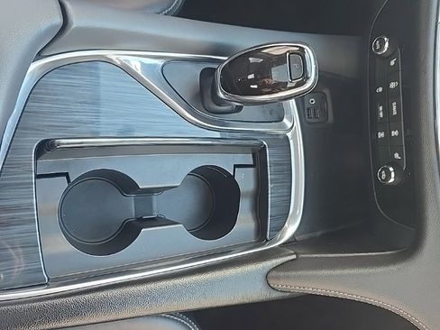 Used 2020 Buick Enclave Essence w/ Sound and Sites Package image 29