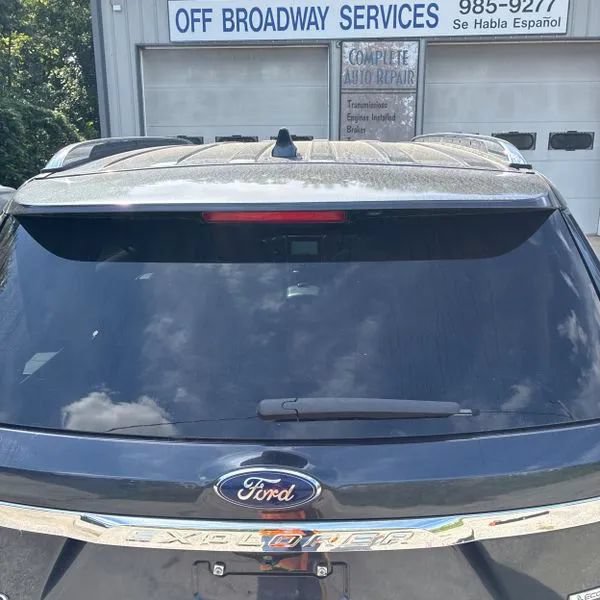 Used 2017 Ford Explorer Limited w/ Equipment Group 301A FWD image 12