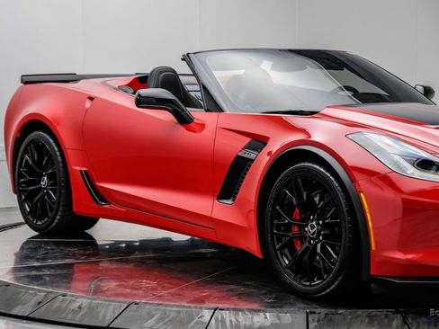Used 2015 Chevrolet Corvette Z06 w/ 3LZ Preferred Equipment Group image 31