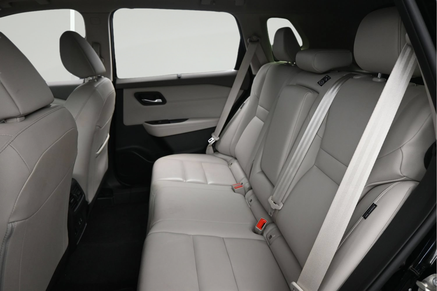 Certified 2025 Nissan Rogue SL w/ SL Premium Package FWD image 11