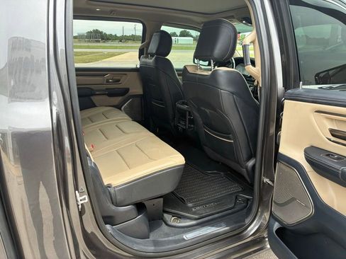 Used 2019 RAM 1500 Limited AWD/4WD image 16