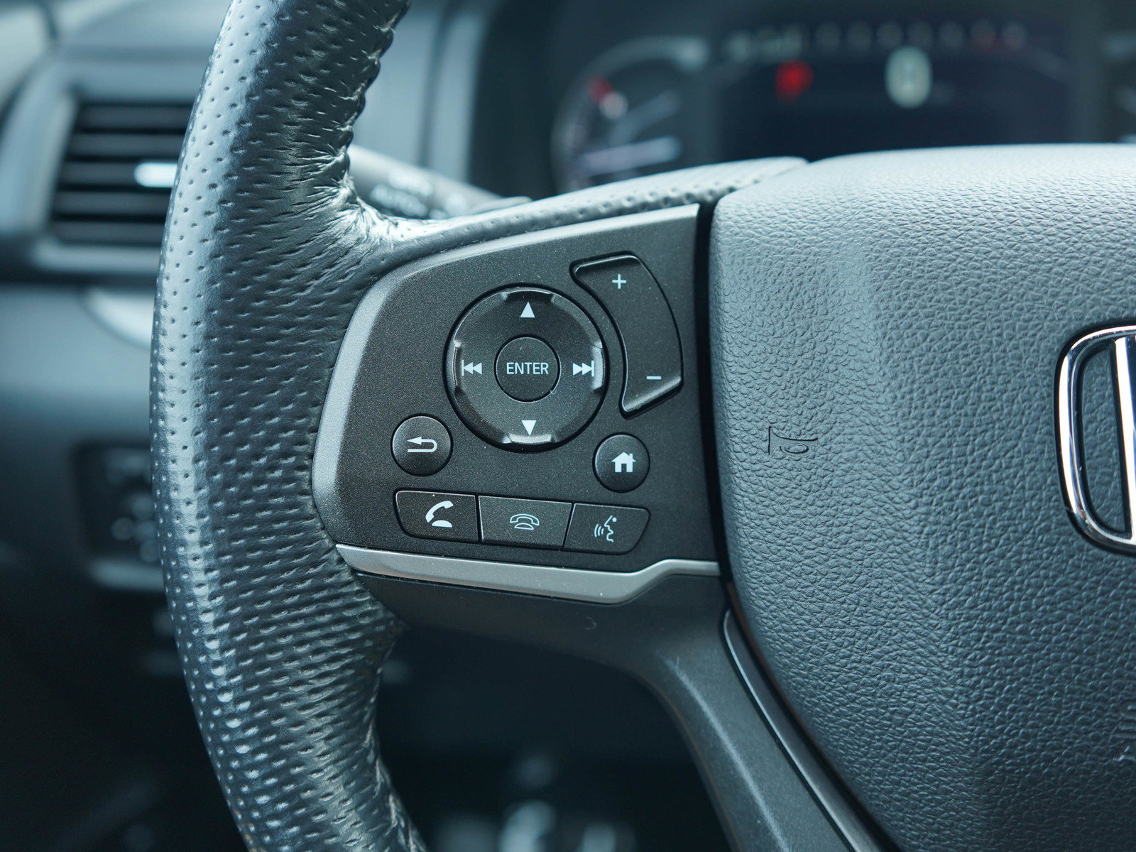 Used 2024 Honda Passport EX-L image 25