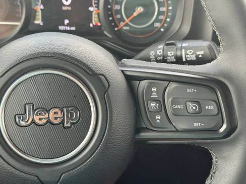Used 2025 Jeep Wrangler Unlimited Sport AWD/4WD image 25