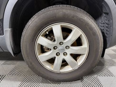 Used 2013 Kia Sorento LX w/ Value Pkg FWD image 11