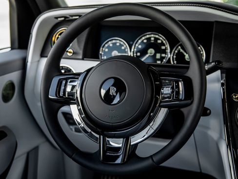 Certified 2024 Rolls-Royce Cullinan w/ Cullinan Package image 17