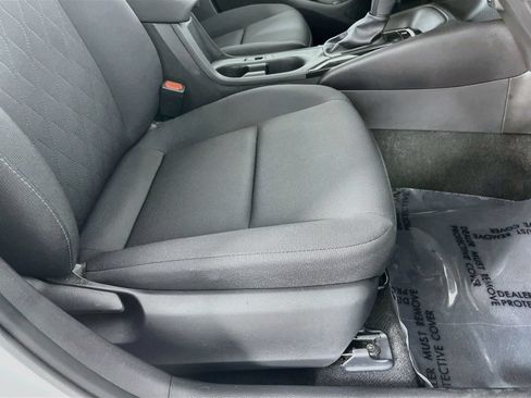 Used 2025 Toyota Corolla LE FWD image 33