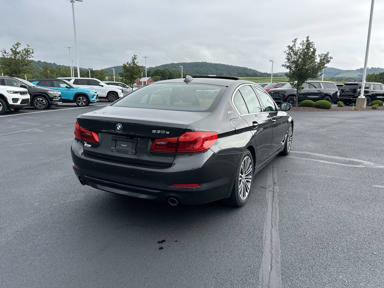 Used 2019 BMW 530e xDrive w/ Convenience Package AWD/4WD image 7