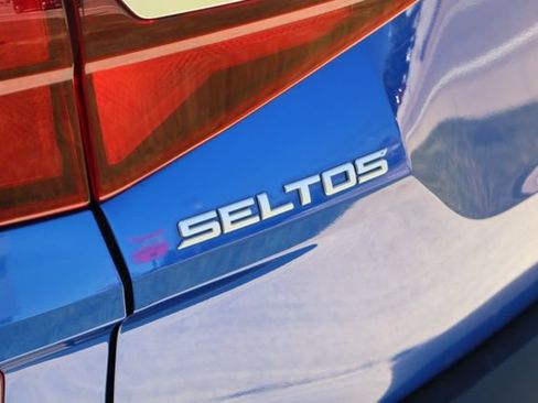 Used 2023 Kia Seltos LX AWD/4WD image 26
