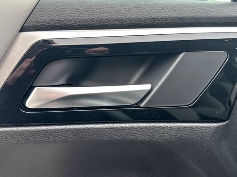 New 2025 Mitsubishi Outlander SE image 17