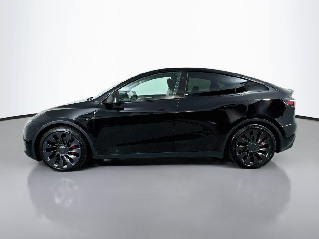 Used 2024 Tesla Model Y Performance AWD/4WD image 10