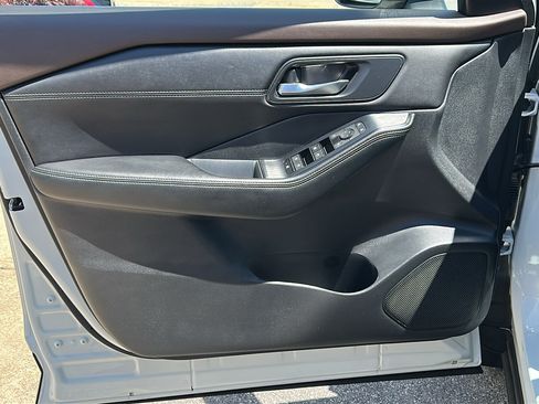 Certified 2023 Nissan Rogue SV w/ SV Premium B Package AWD/4WD image 13
