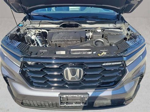 Used 2025 Honda Pilot Black Edition image 9